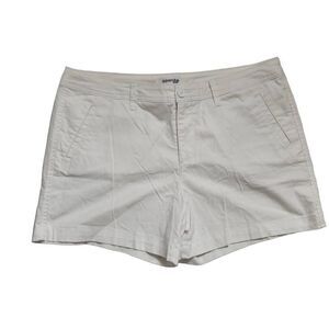 St John's Bay Ladies White Flat Front Chino Shorts - Size 16